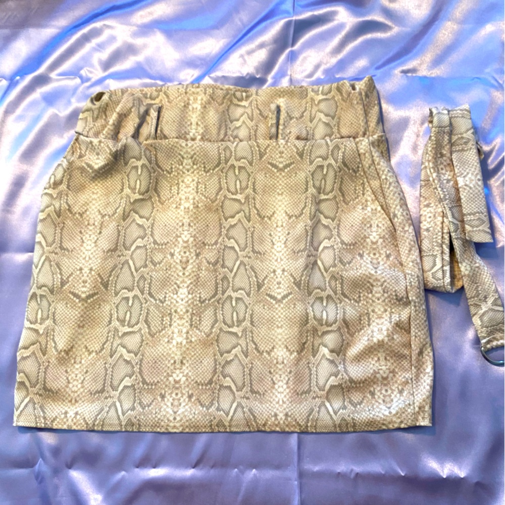 Snakeskin Skirt with Belt 🐍